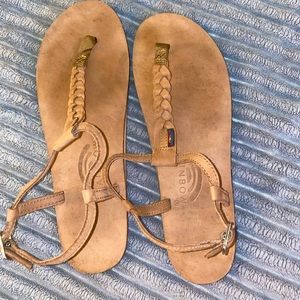 Women’s Rainbow Sandals NWOT